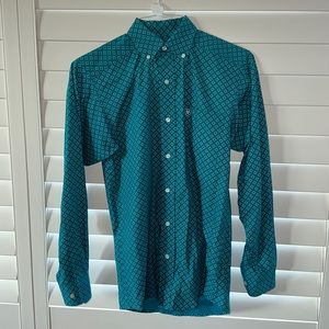 Men’s long sleeve button down Ariat shirt. XS Fitted